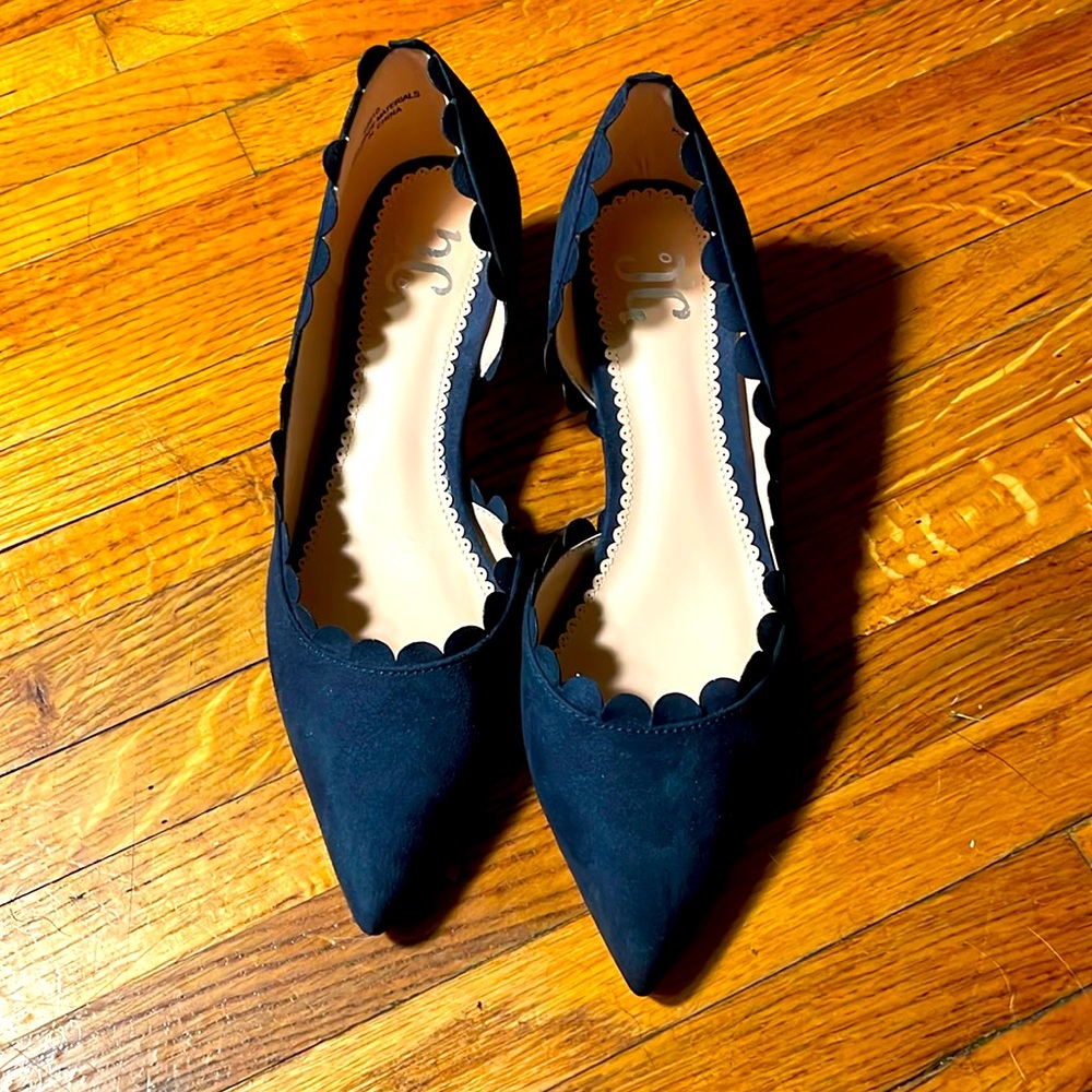 Journee Collection Navy Scalloped Pointed Toe Heels